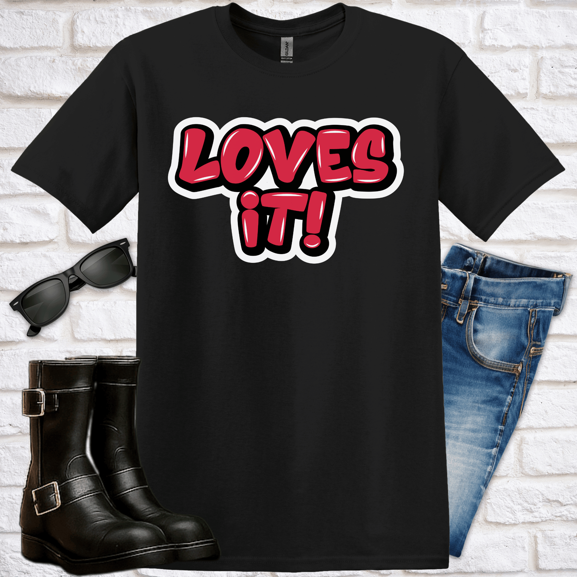 "Loves It" Graffiti T-Shirt - Newfinese Please